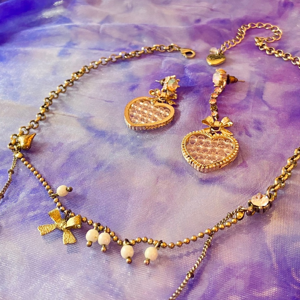 Betsey Johnson Set Layered Necklace/Earrings Feminine Bling Heart/Bow Gold/Pink - Picture 4 of 4